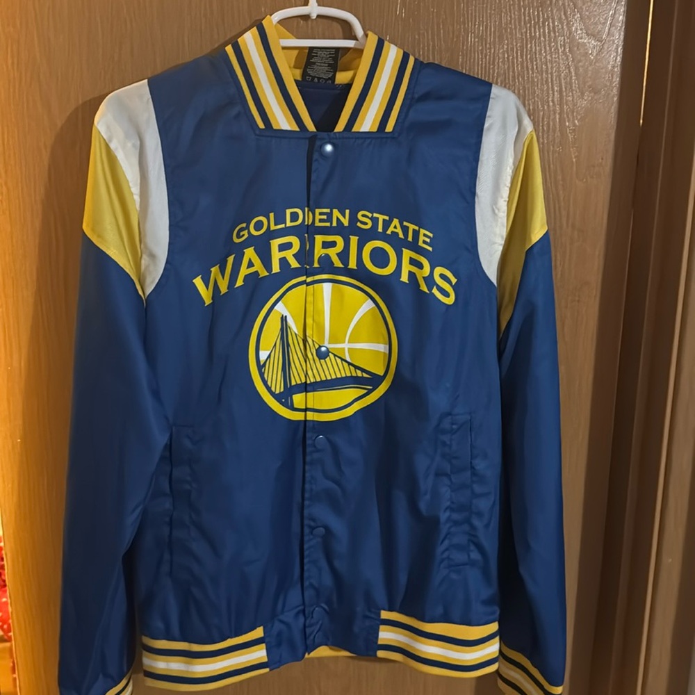 Golden state warrior wind breaker size small
